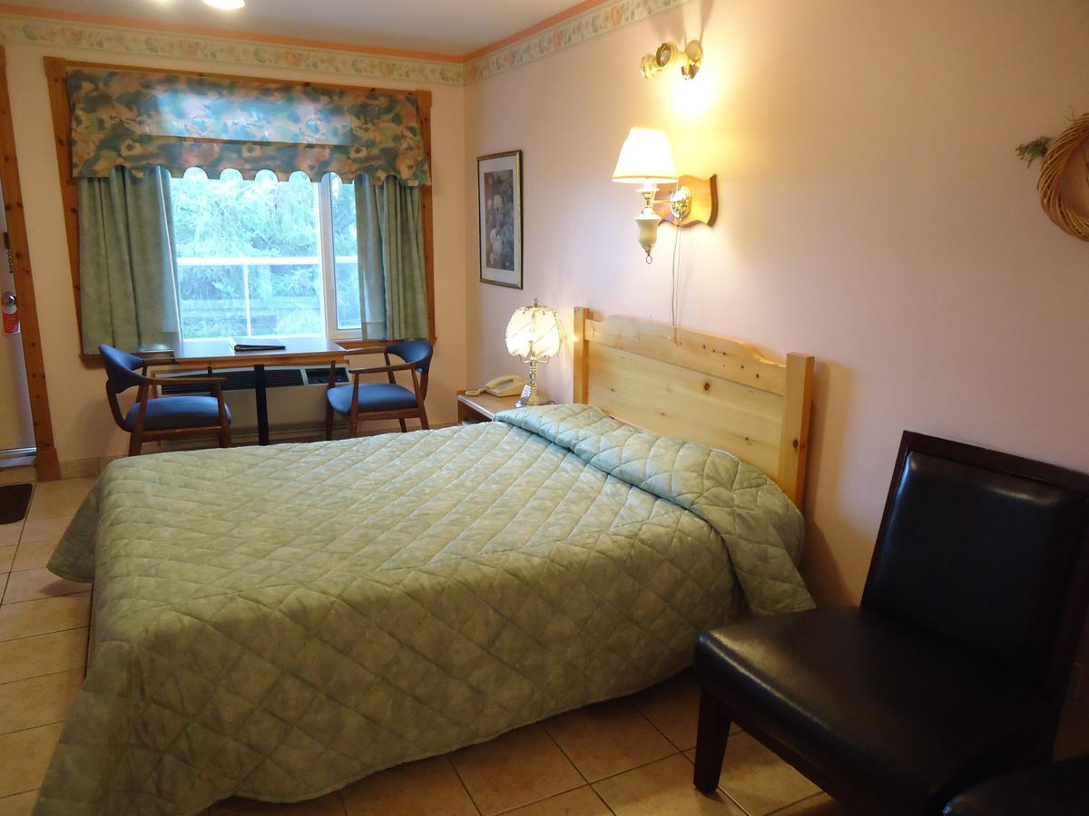 Motel Cote Riviere-du-Loup Bagian luar foto
