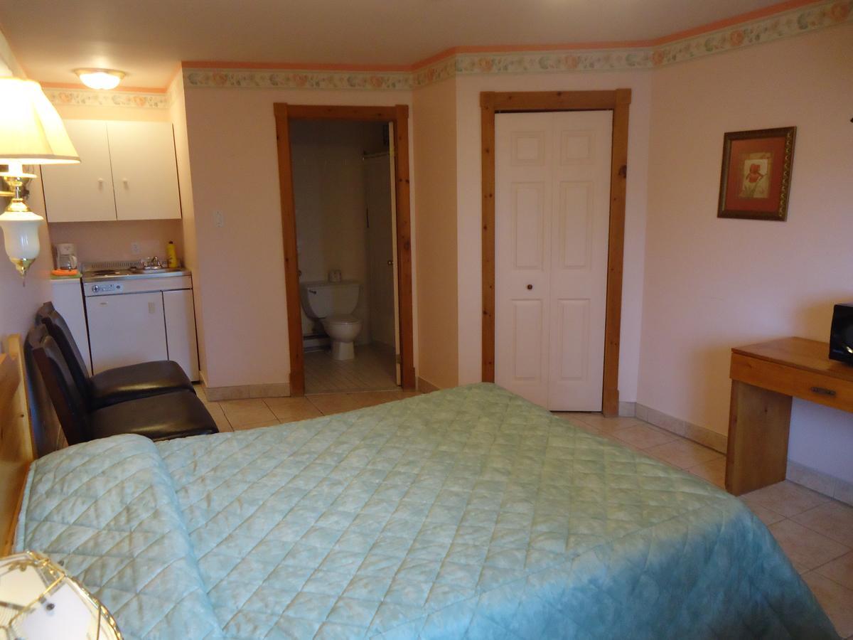 Motel Cote Riviere-du-Loup Bagian luar foto