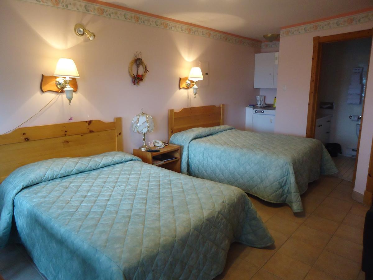 Motel Cote Riviere-du-Loup Bagian luar foto