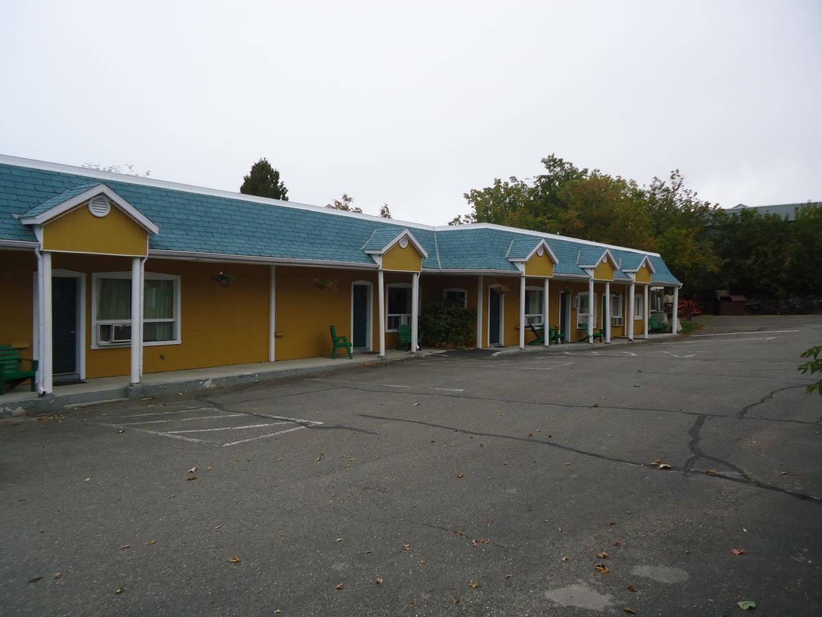 Motel Cote Riviere-du-Loup Bagian luar foto