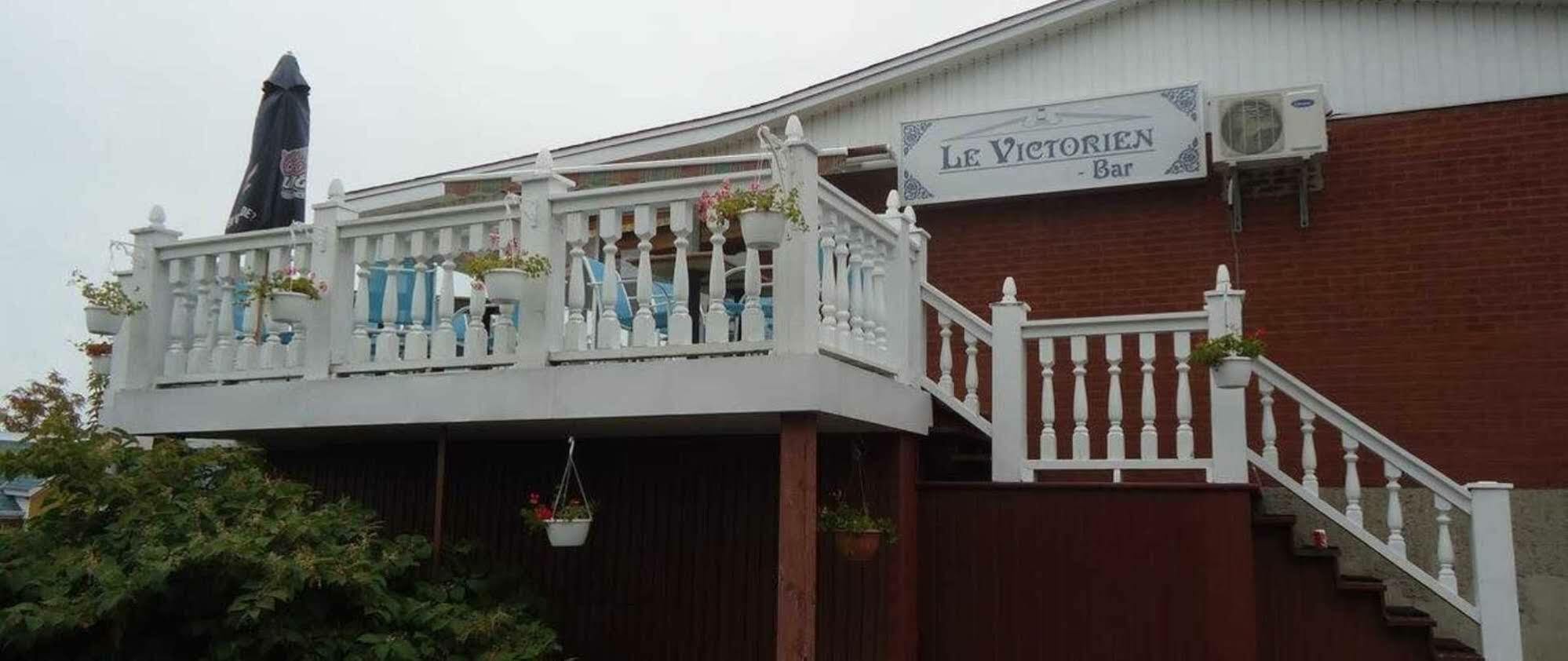 Motel Cote Riviere-du-Loup Bagian luar foto
