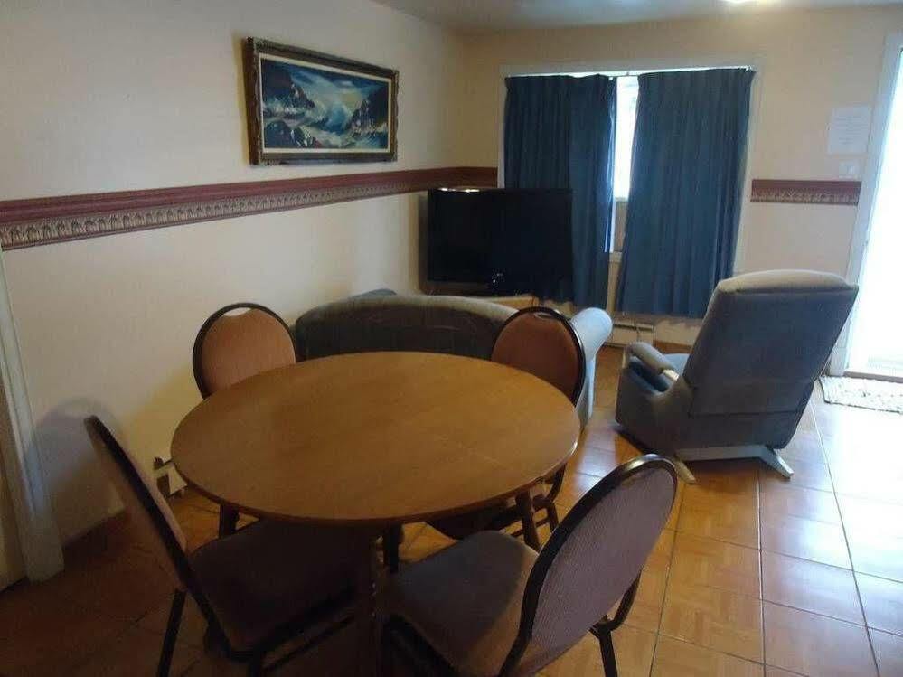 Motel Cote Riviere-du-Loup Bagian luar foto