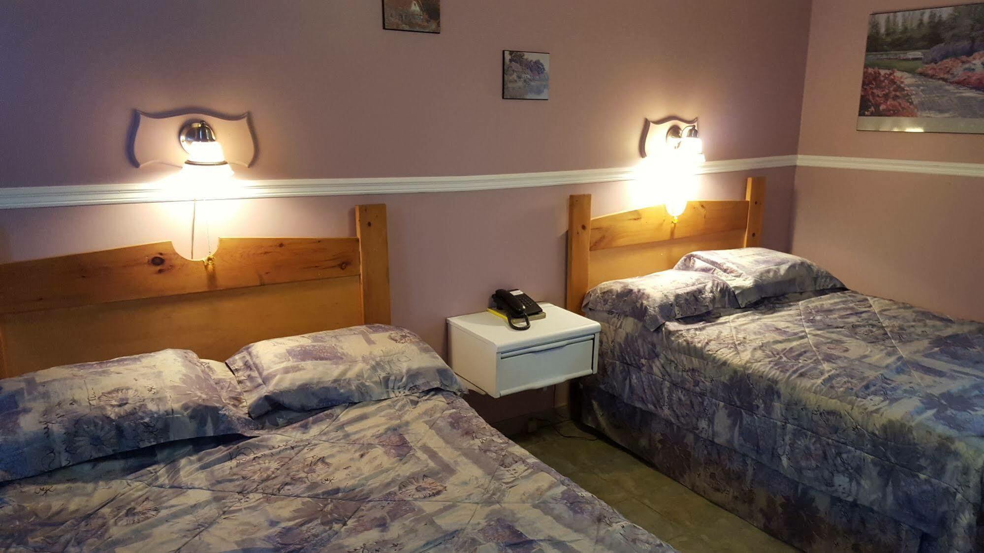 Motel Cote Riviere-du-Loup Bagian luar foto