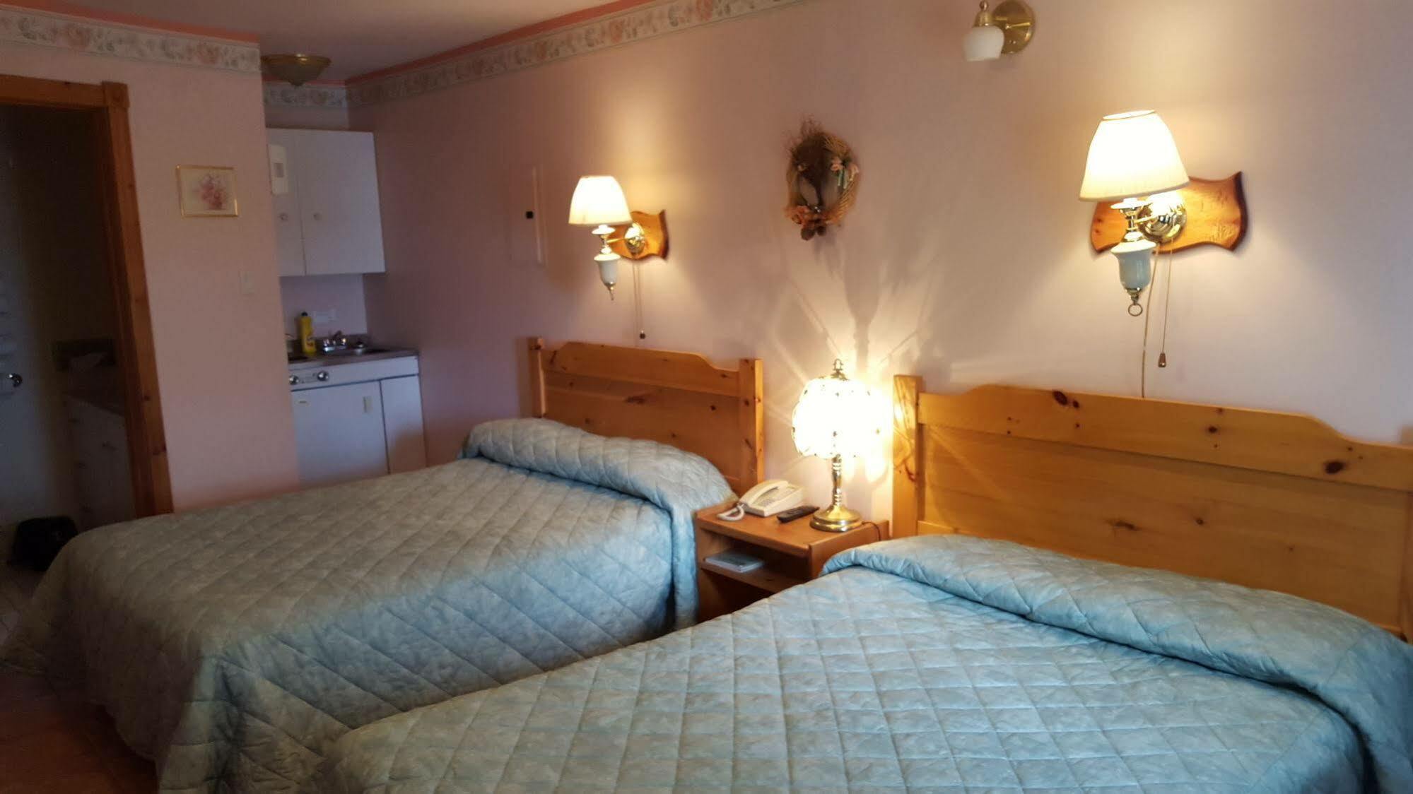 Motel Cote Riviere-du-Loup Bagian luar foto